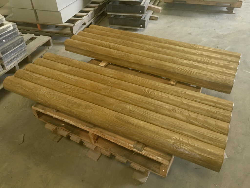 Chantier panneaux béton aspect bois